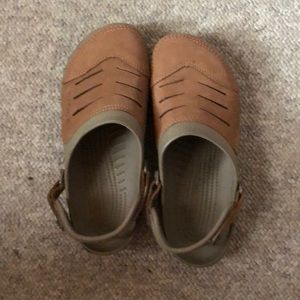 Men’s leather Crocs